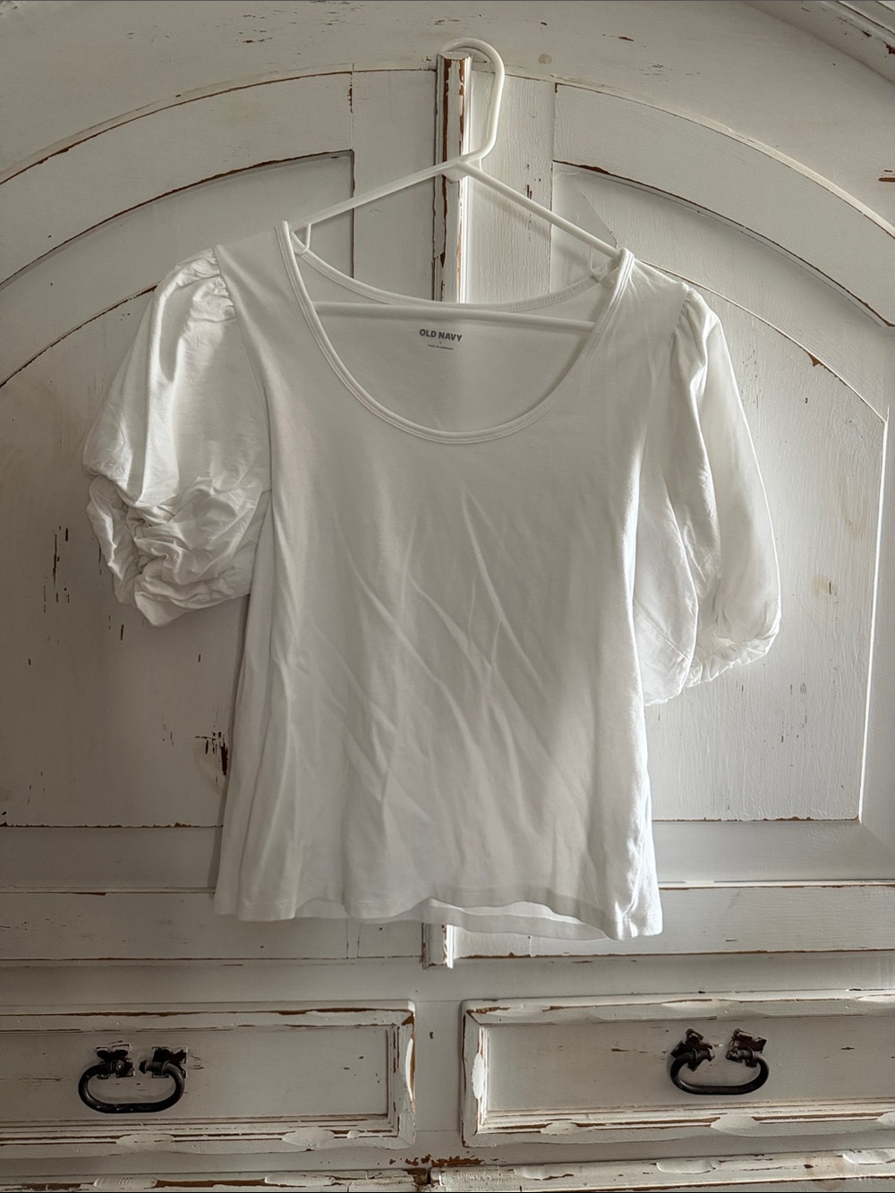 Old Navy White Puff Sleeve Scoop Neck Tee